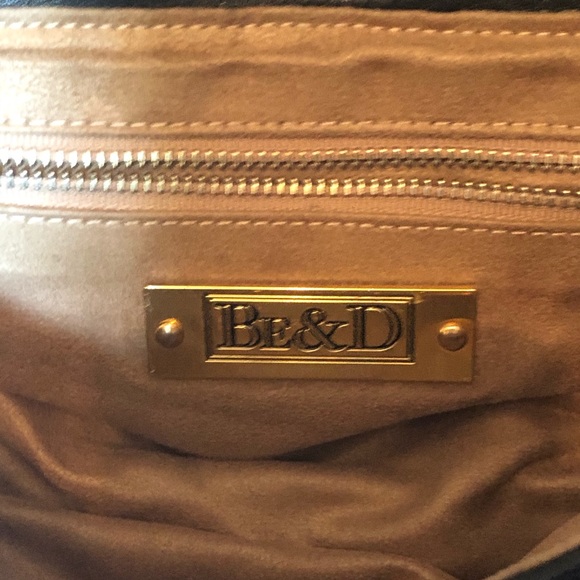 BE & D Garbo Black Leather Studded Crossbody Bag. - Picture 2 of 3